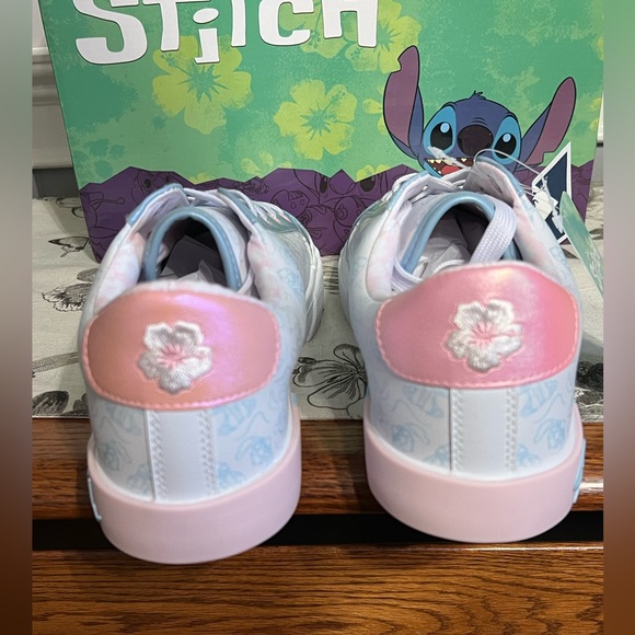 NWT-Disney Stitch Women’s Sneakers, Size 9 - Picture 7 of 10